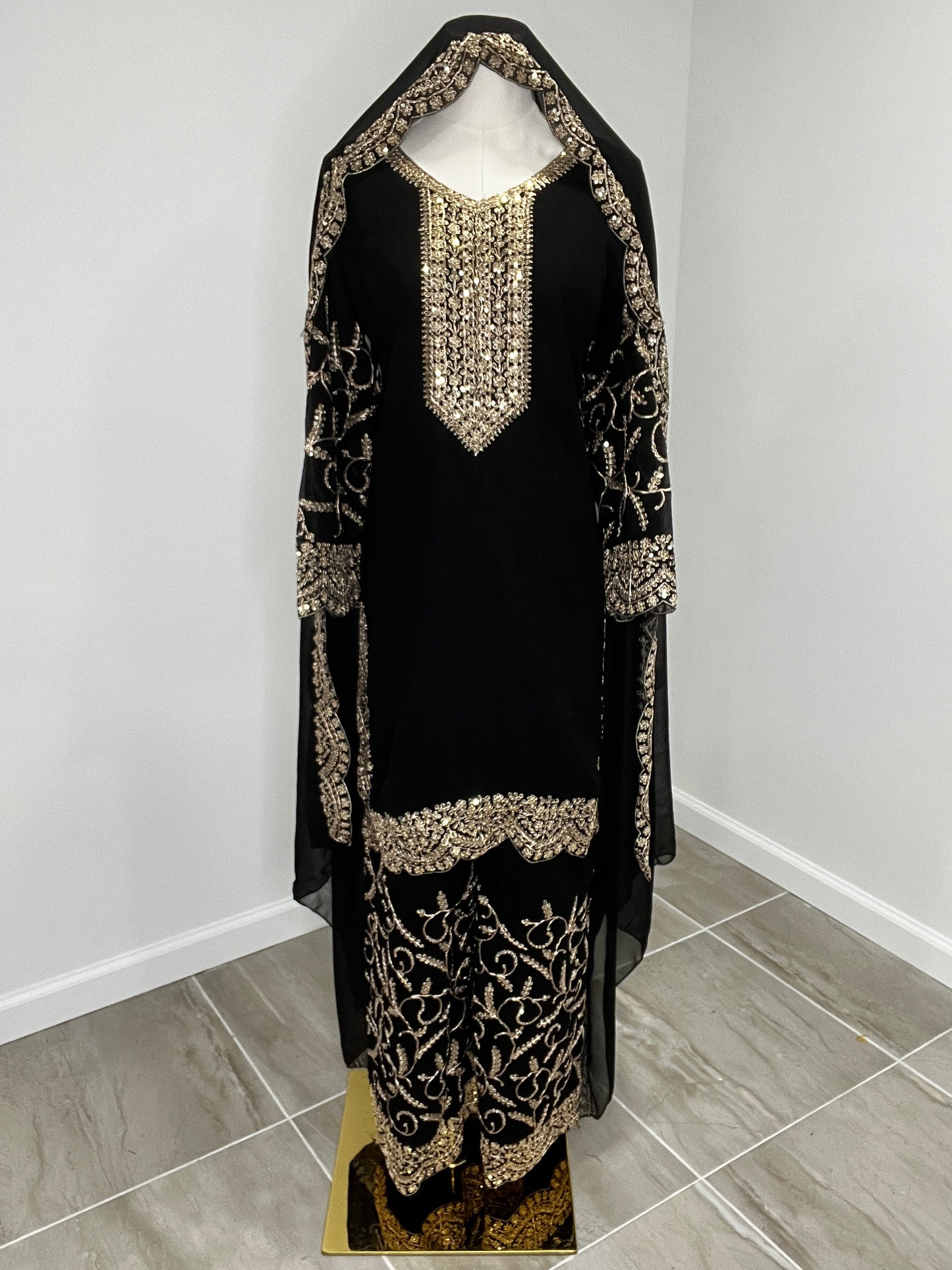 Black palazzo
